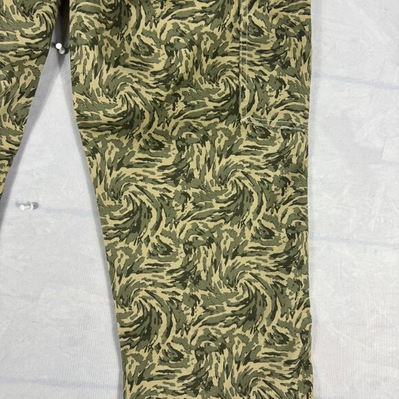 True Religion Camo Cargo Pants Mens Green Swirl Camo Utility Work Size 30 - Picture 11 of 16